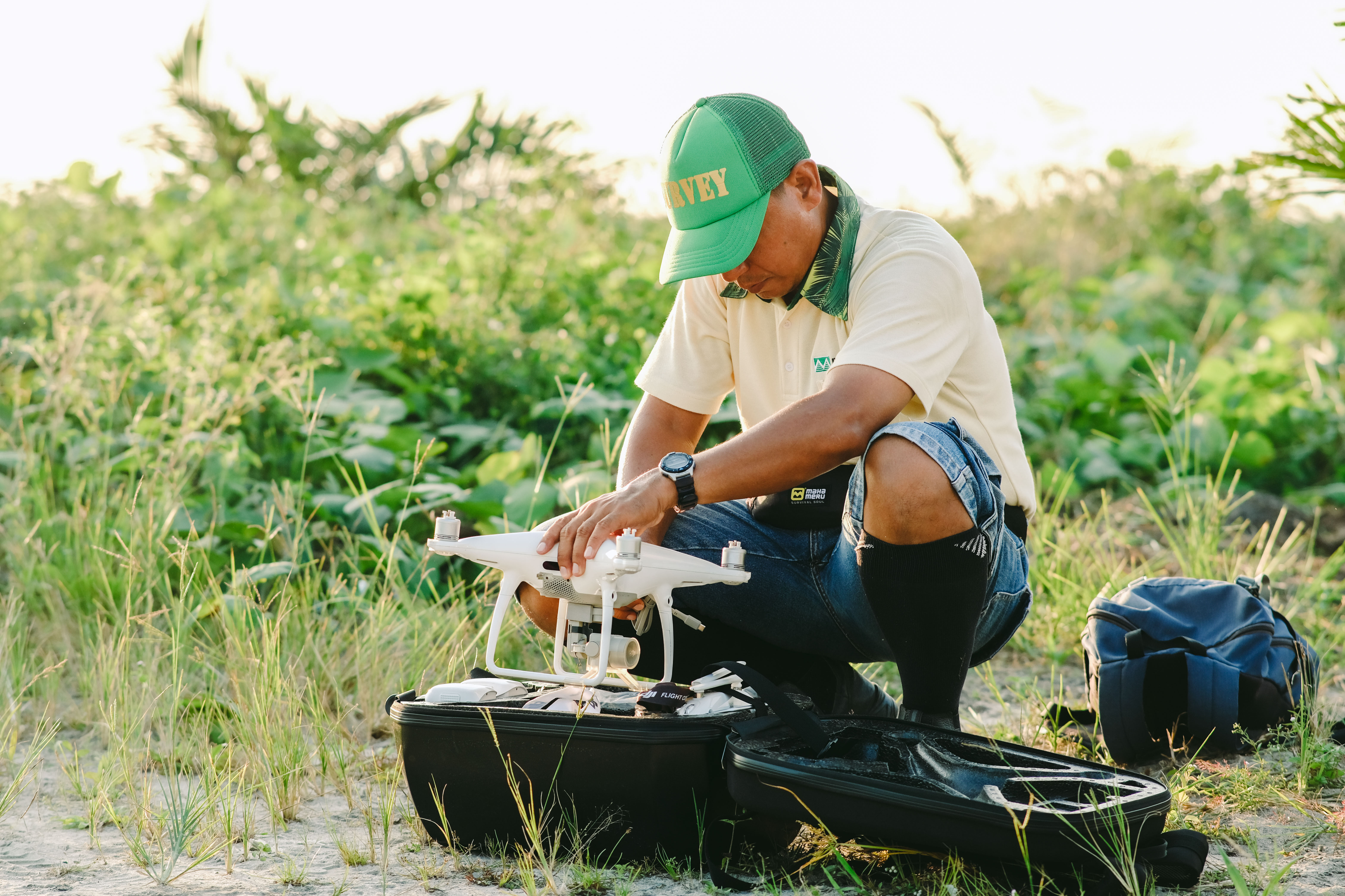 Musim-Mas-GIS-setting-up-the-quadcopter-drone-scaled